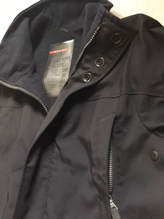 【美品／送料無料】クリーニング済／PRADA ／高機能アウターシェル