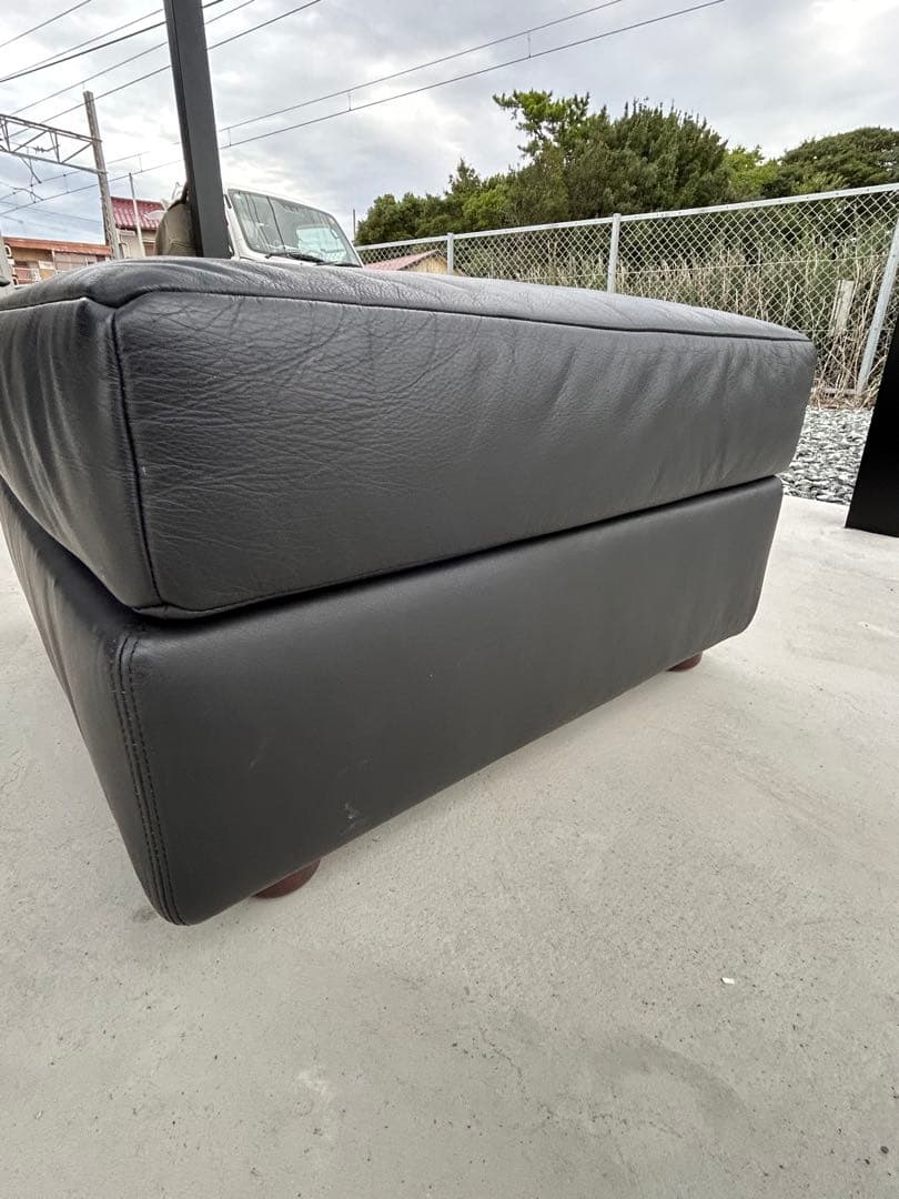 HUKLA フクラ　オットマン　レザー　ソファー 本革