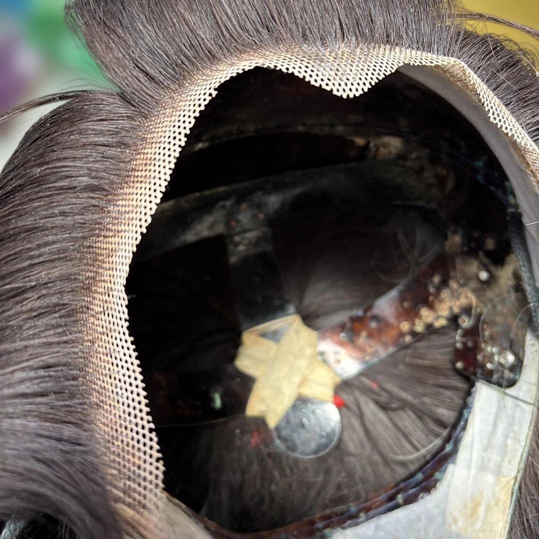 伝統的な黒い日本のかつら