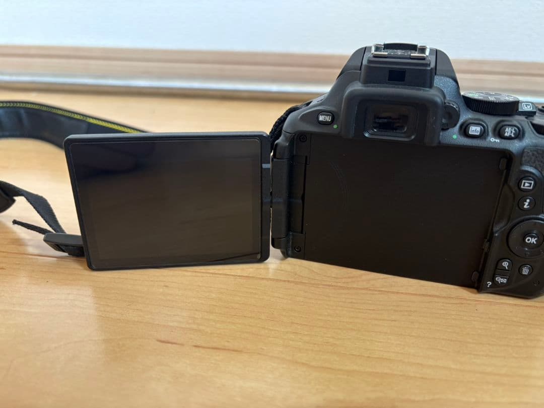 Nikon D5600 デジタル一眼レフ ダブルズームキット