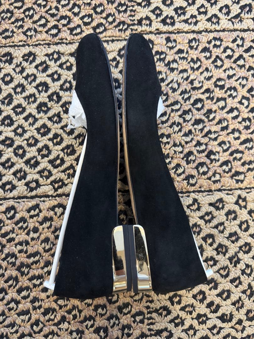 12/8までの掲載　JIMMY CHOO ブラック フラットシューズ