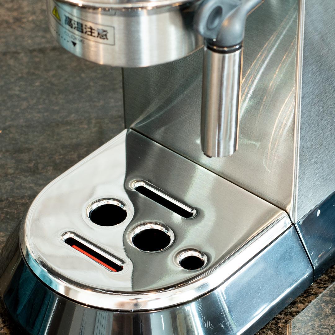 DeLonghi デロンギ デディカ EC680M エスプレッソマシン