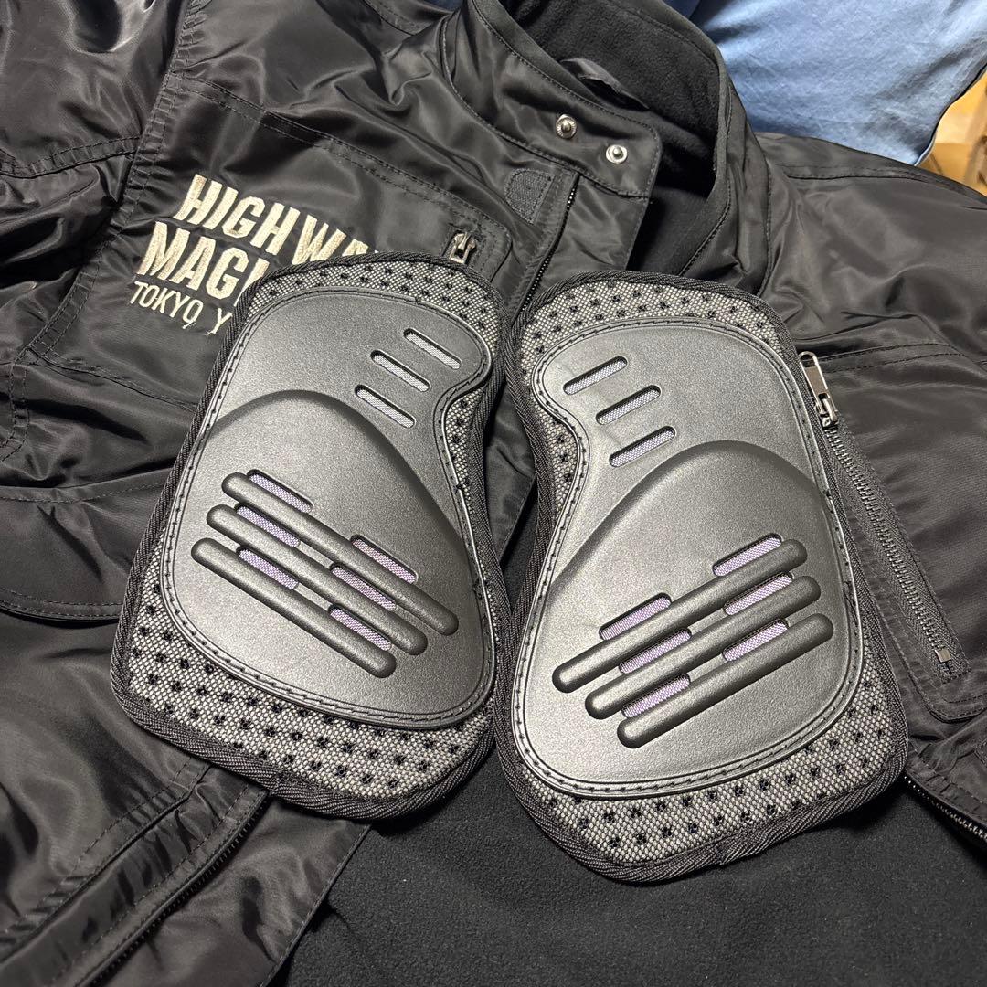 ✨新品未使用品✨YELLOWCORN ブラックジャケット　秋　冬　刺繍ロゴ　M