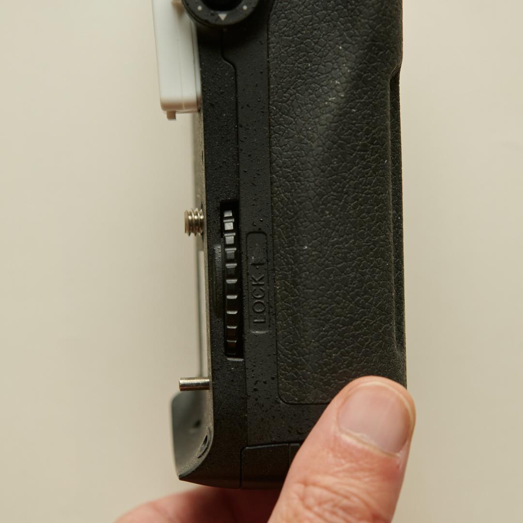 Nikon マルチパワーバッテリーパック MB-D12