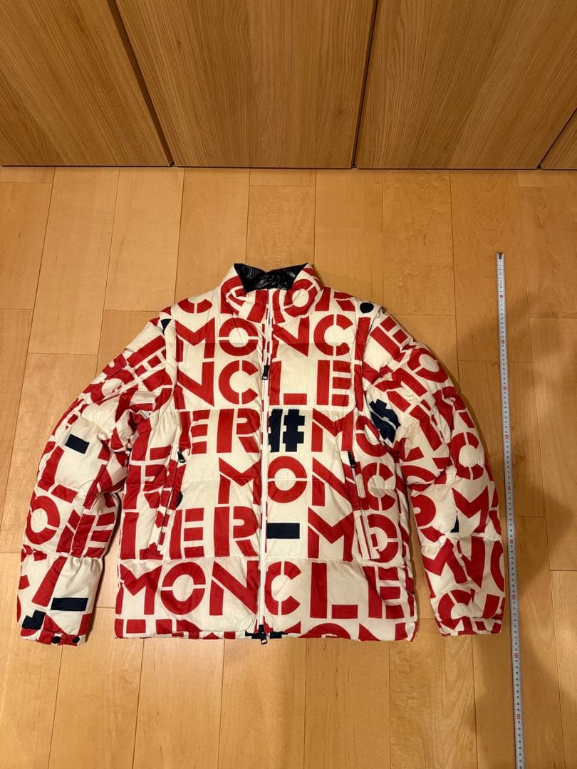 モンクレールジーニアス　ダウンジャケット