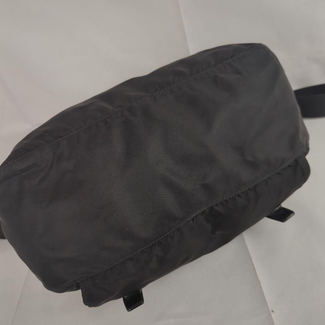 PRADA プラダ ナイロン ショルダー メッセンジャーバッグ プレート ロゴ