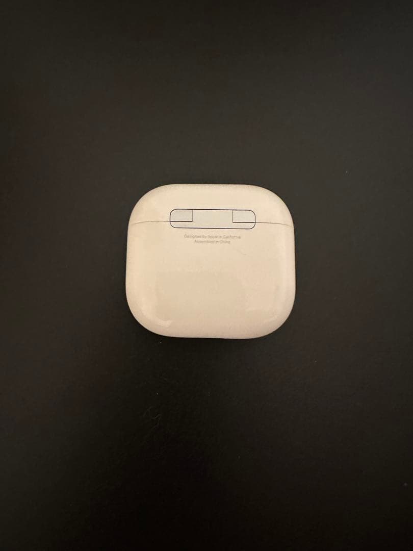 イヤホン AirPods 4