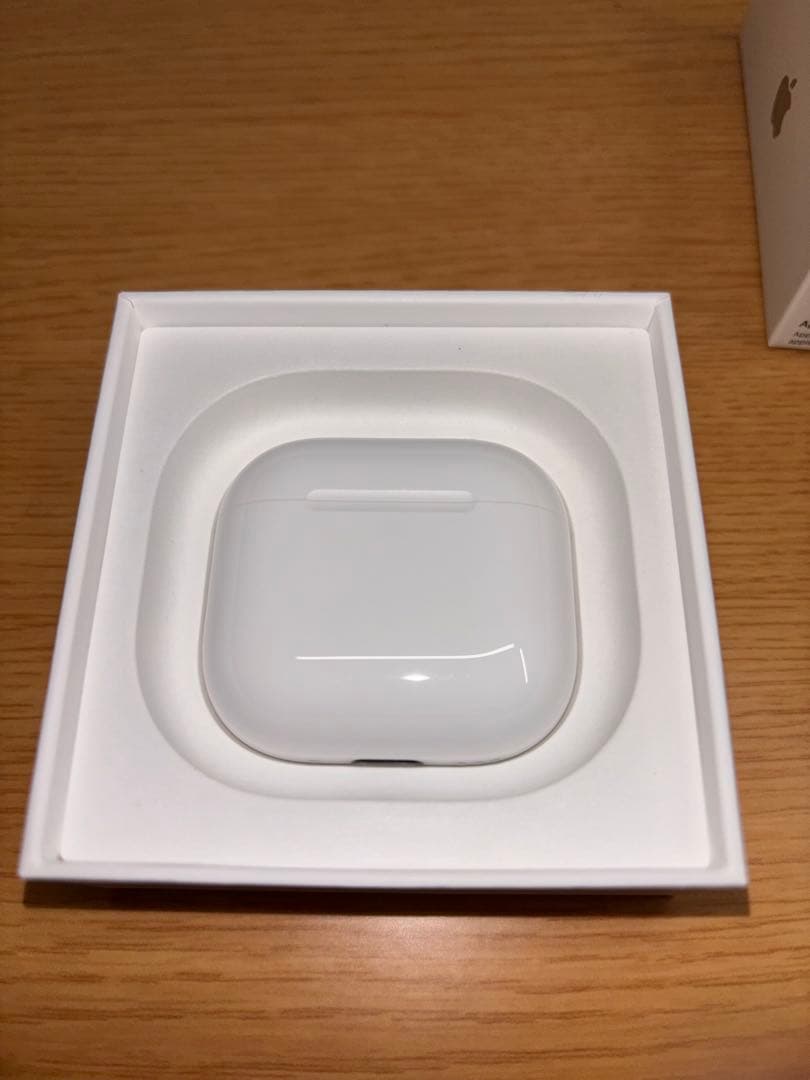 らいら様AirPods 4 （ANC搭載）　（iFaceケース&イヤーピース付）