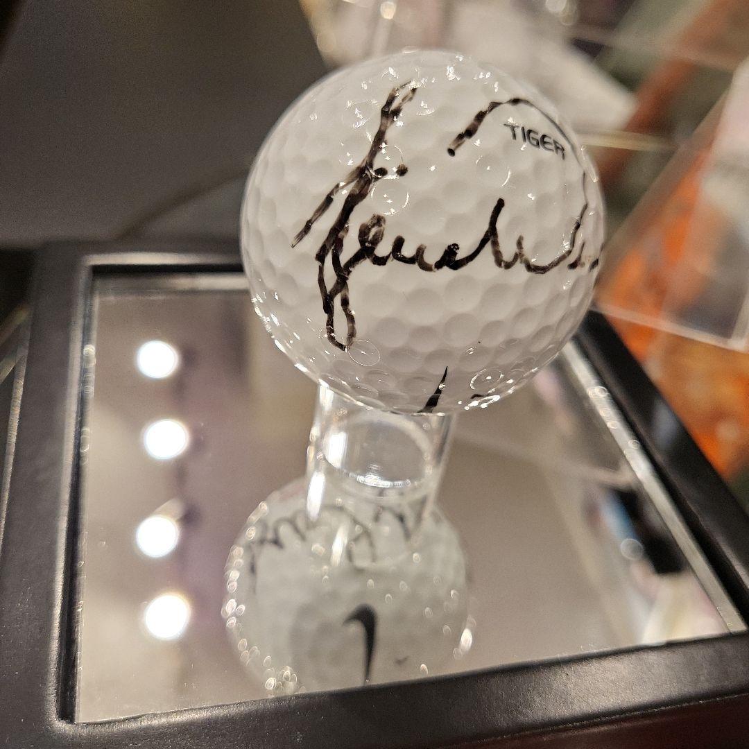 タイガーウッズ直筆サインボール