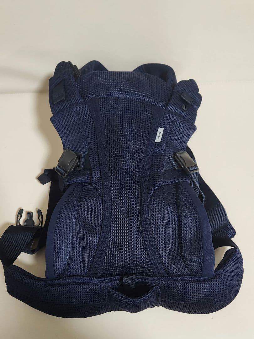 アップリカ　ラクリス　抱っこひも　ネイビー