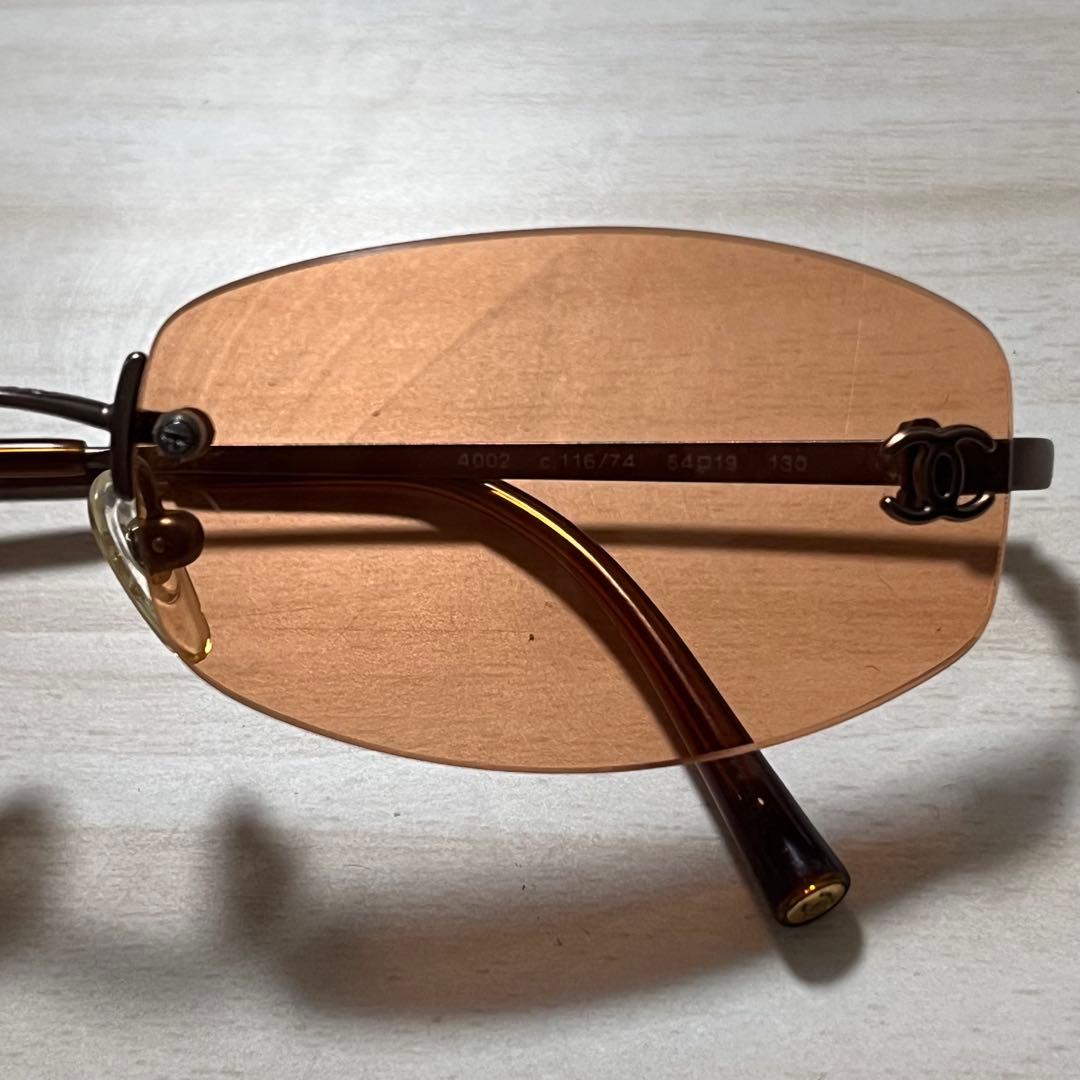 付属品付き CHANEL ココマーク リムレス サングラス 4002