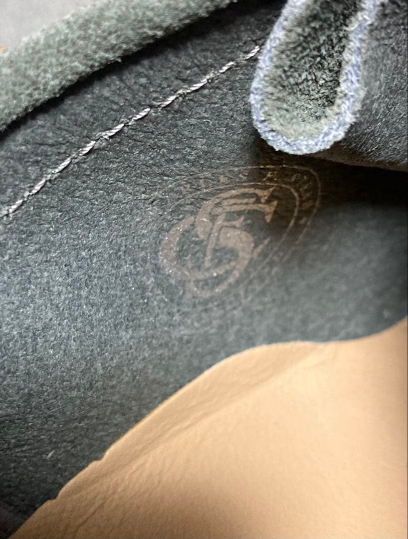 新品　Clarks クラークス ワラビー　UK8G カーキ　グレー