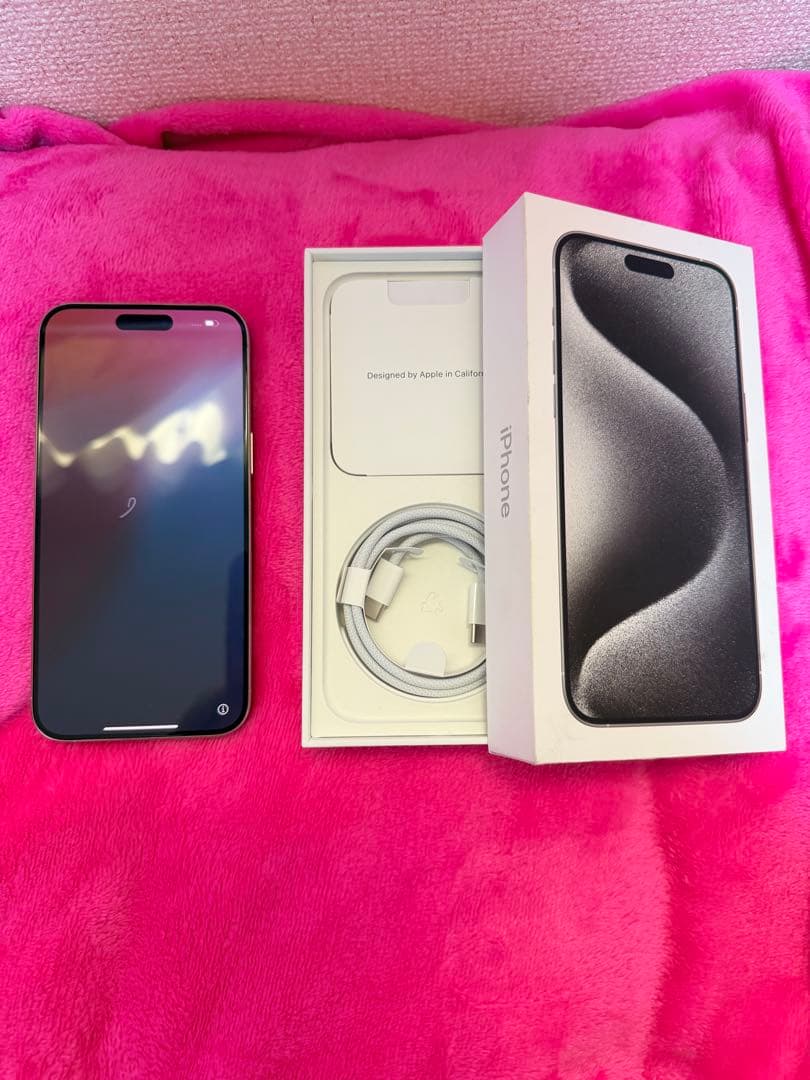 Apple iPhone 15 Pro Max 256GB ホワイトチタニウム