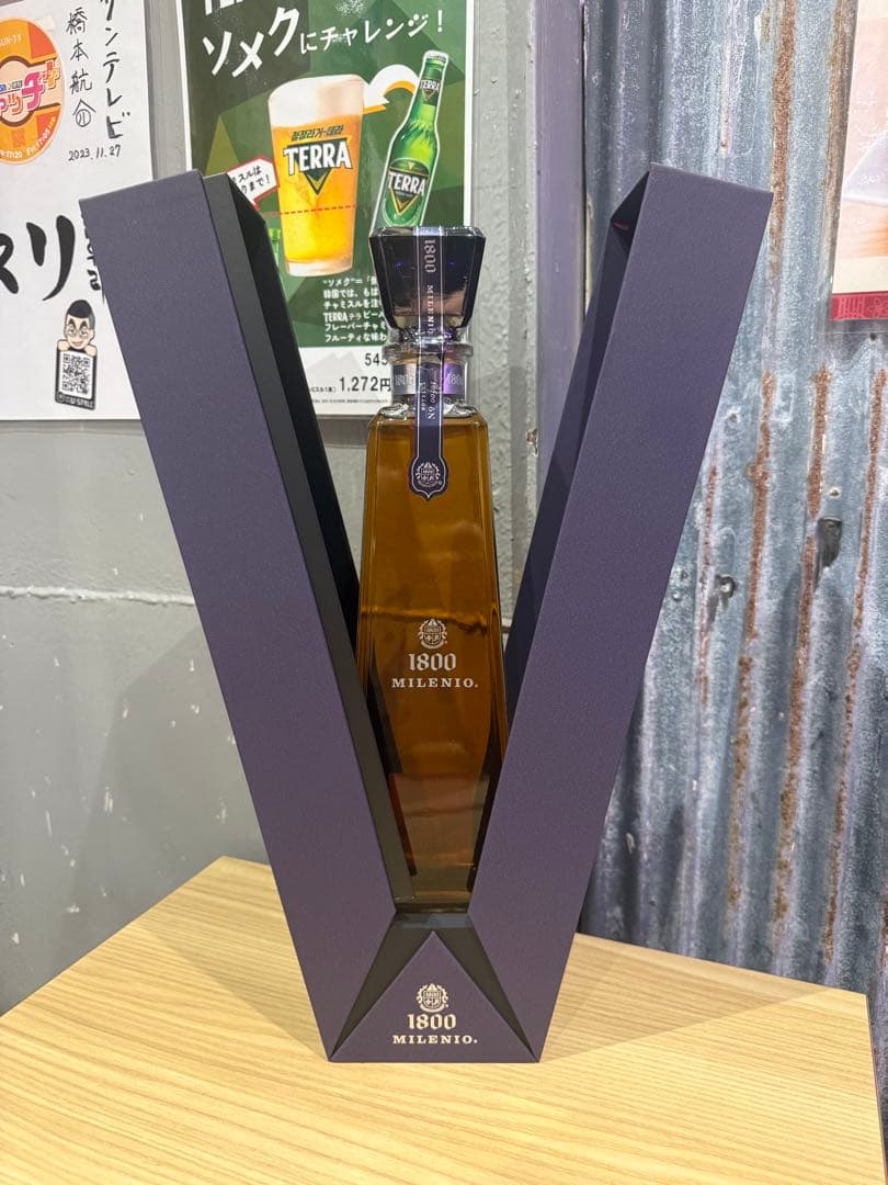 クエルボ　テキーラ1800 ミレニオ　日本限定販売