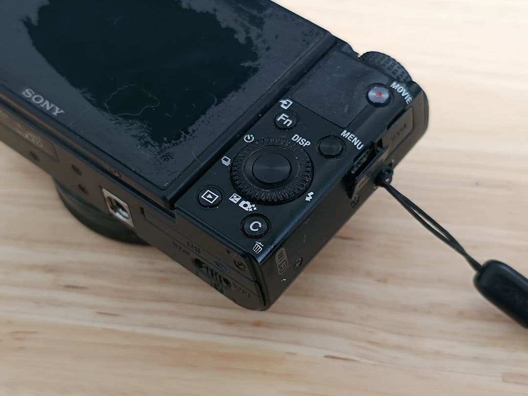 SONY DSC-RX100M3 デジカメ【動作問題なし・外観悪い】