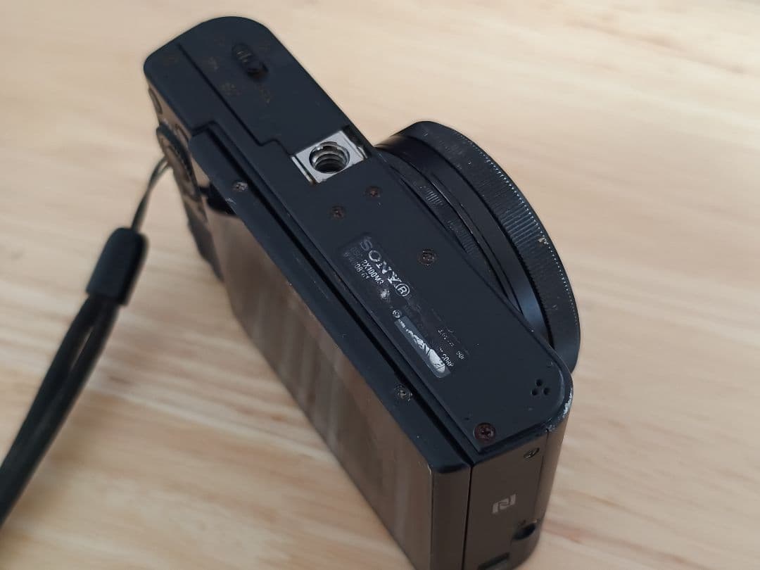 SONY DSC-RX100M3 デジカメ【動作問題なし・外観悪い】