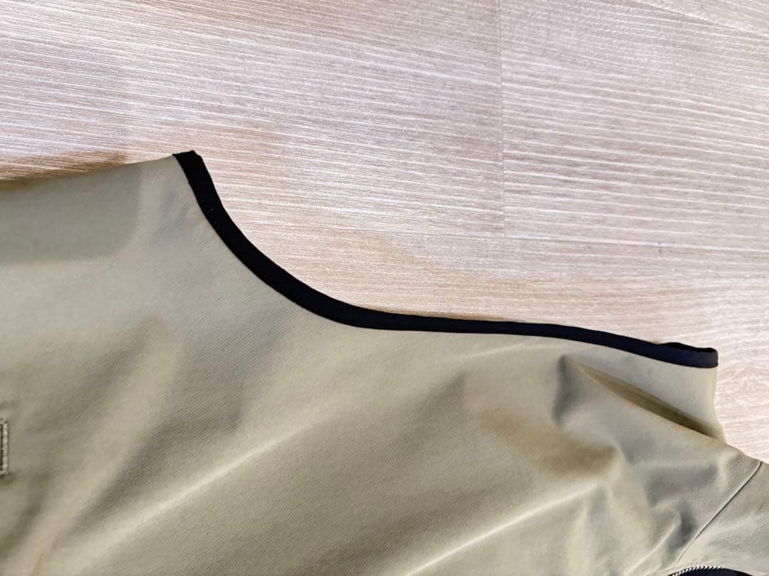 RUFFLOG リバーシブル　ベスト