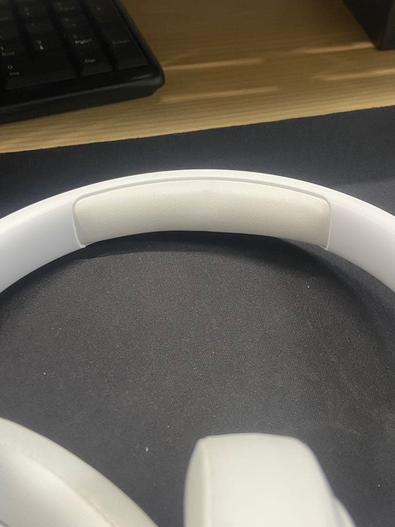 JBL ワイヤレスヘッドホン　白色　ホワイト