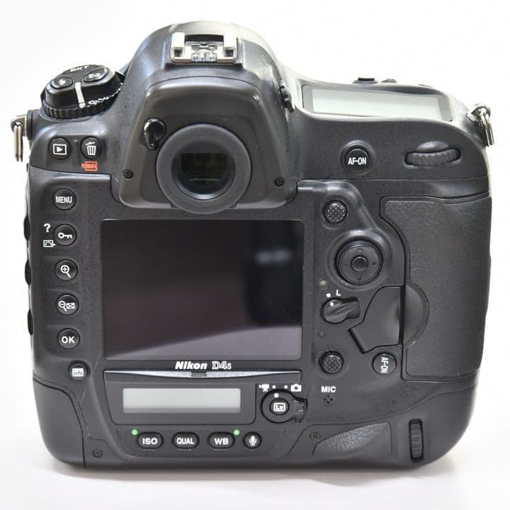 U★Nikon D4s デジタル一眼レフカメラ　ショット数10万回未満