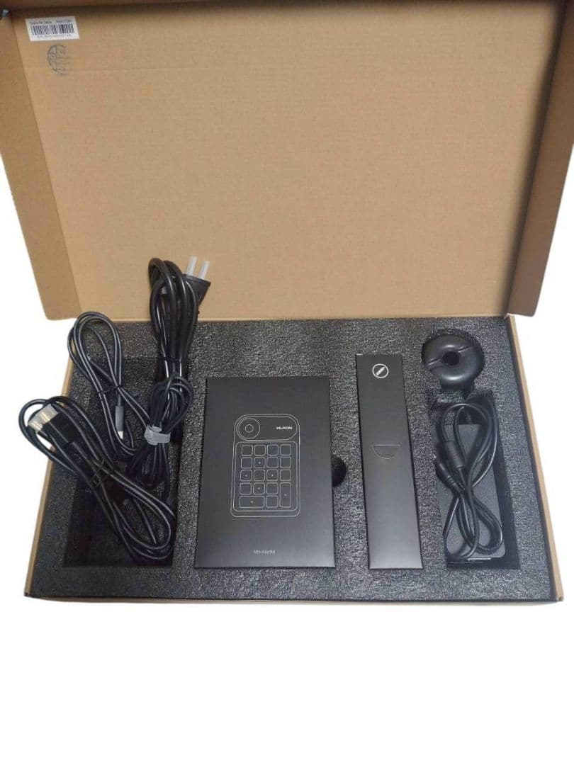 126 【極美品】 HUION Kamvas Pro 24 (4K) 液タブ