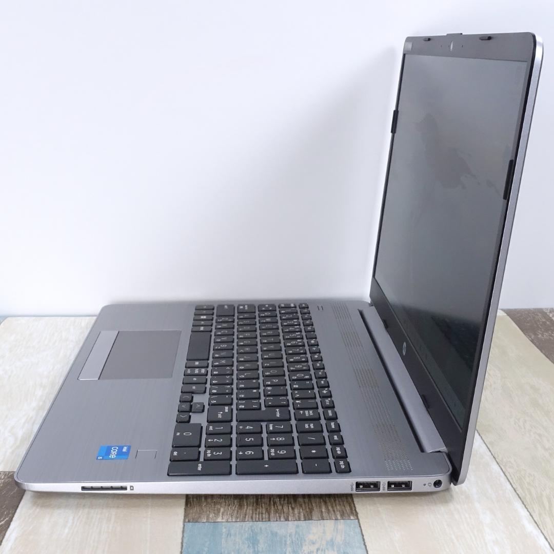 メモリ増設済み✨美品の２０２３年製✨１２世代コアｉ５に超高速ＳＳＤ✨フルＨＤ液晶