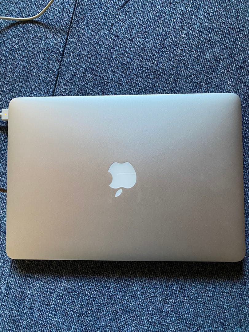 r*a様 MacBook Pro 2015 16G 256G 画面美品