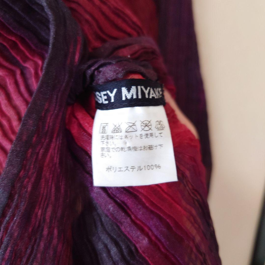 イッセイミヤケ　プリーツ　カーディガン　トップス　赤系　レトロ　レディース