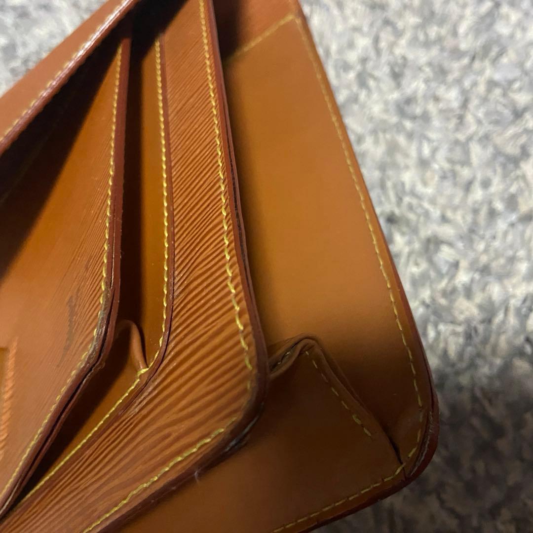 ルイヴィトン エピ モンソー 中古バック