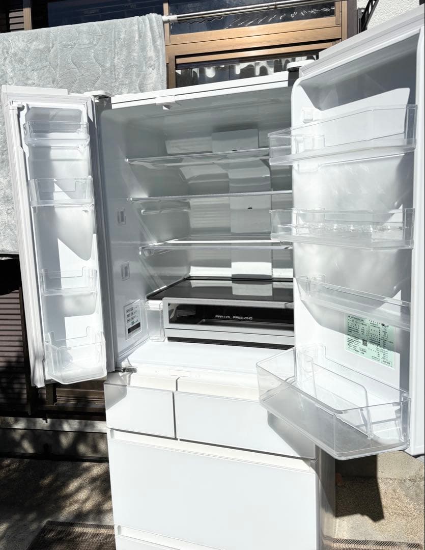値下げしました❗️パナソニック パーシャル搭載　600L NR-F606WPX-W