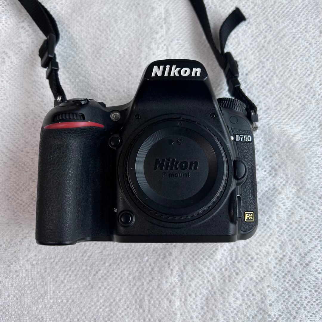 Nikon D750 一眼レフカメラ 本体　縦グリップ付き