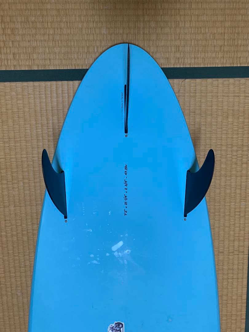 7.2feet 47Lミッドレングス　初心者サーフボード　フィン、ケース付き