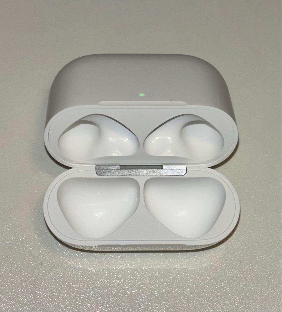 Airpods 4 、 ANC搭載モデル