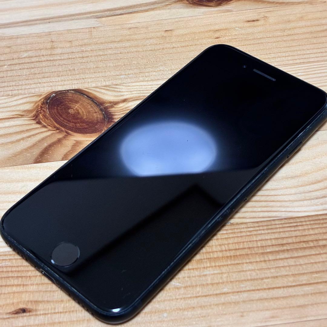 バッテリー新品　iPhoneSE第3世代64GB SIMフリー yy17700c