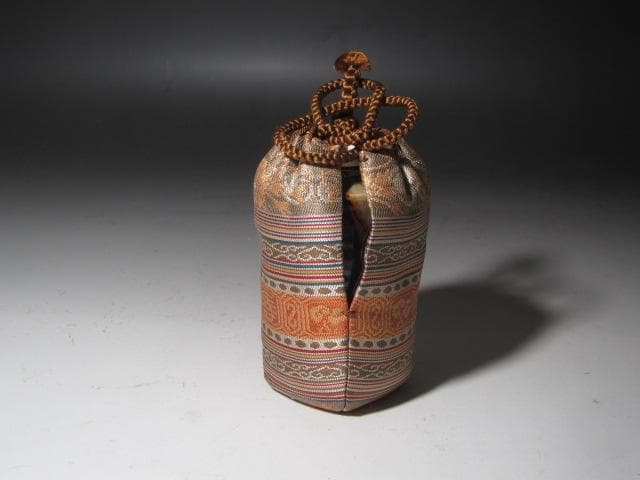 ★　膳所焼　肩衝茶入　牙蓋　表千家　十三代　即中斎の花押がございます★x626