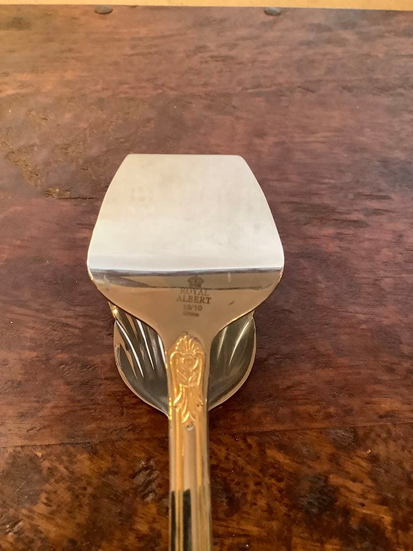   Old Country Roseサービングカトラリー