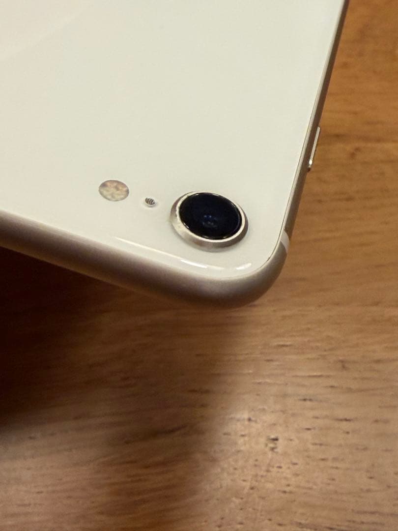 Apple iPhone SE3 64GB ホワイト　スターライト