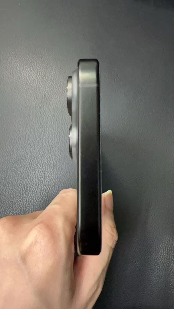 海外版iPhone 16 Pro Max 1TB,美品,バッテリーは100％