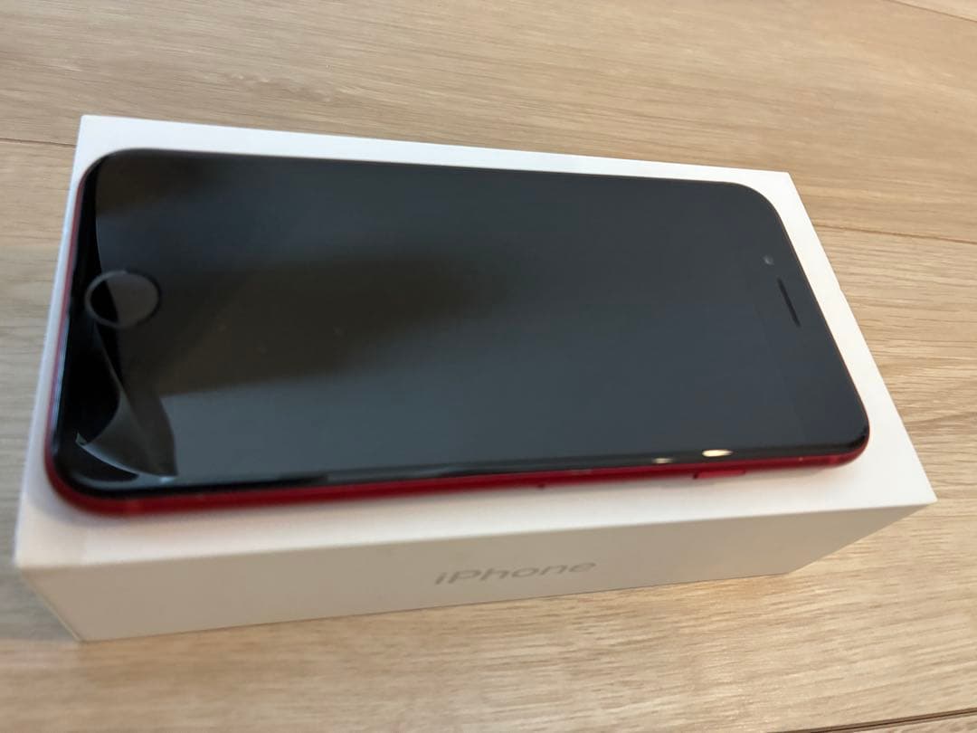 iPhone SE第3世代 64GB レッド