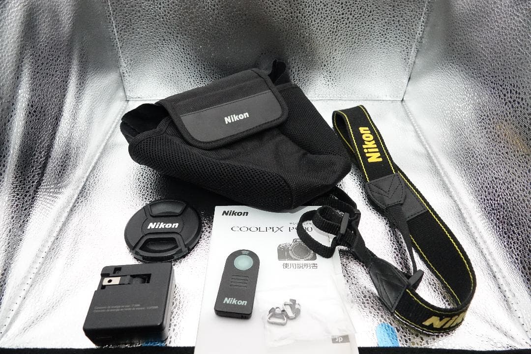 Nikon COOLPIX P900 　外箱、ポーチその他小物付属
