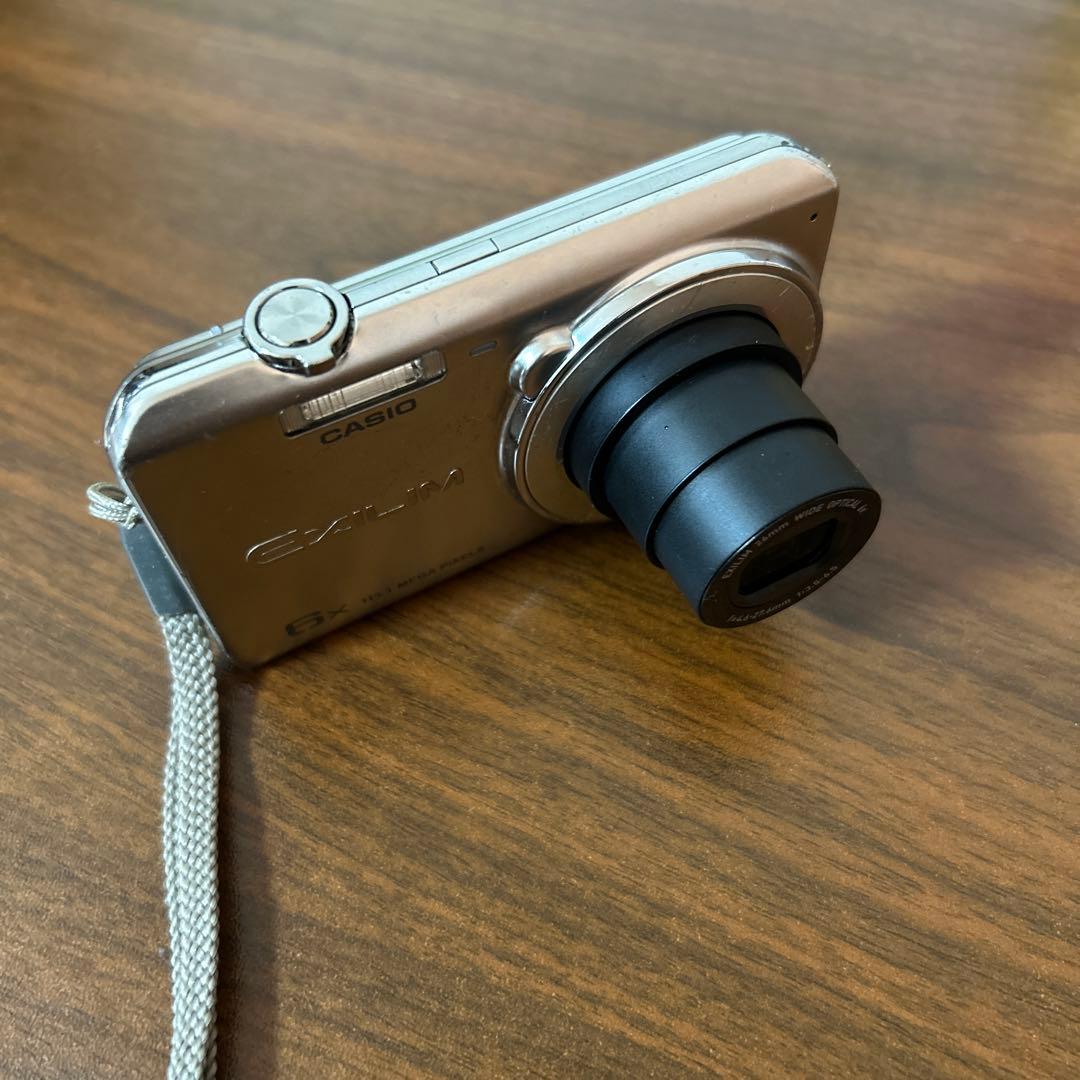 CASIO EXILIM 6メガピクセル コンパクトカメラ