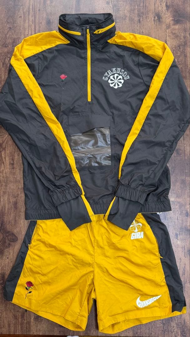 GYAKUSOUセットアップM Nike ランニング 黒/イエロー