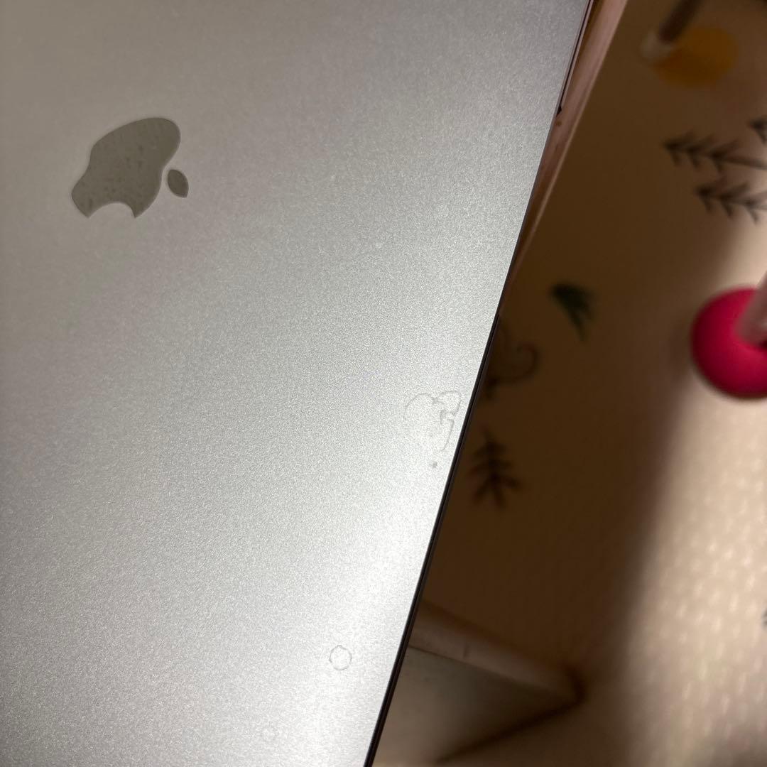 【充電回数30未満】Apple MacBook AIR 8GB/256GB