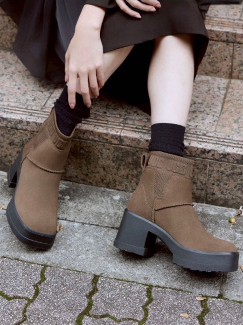 UGG モクシーチェルシー ブーツ ブラウン 箱付き