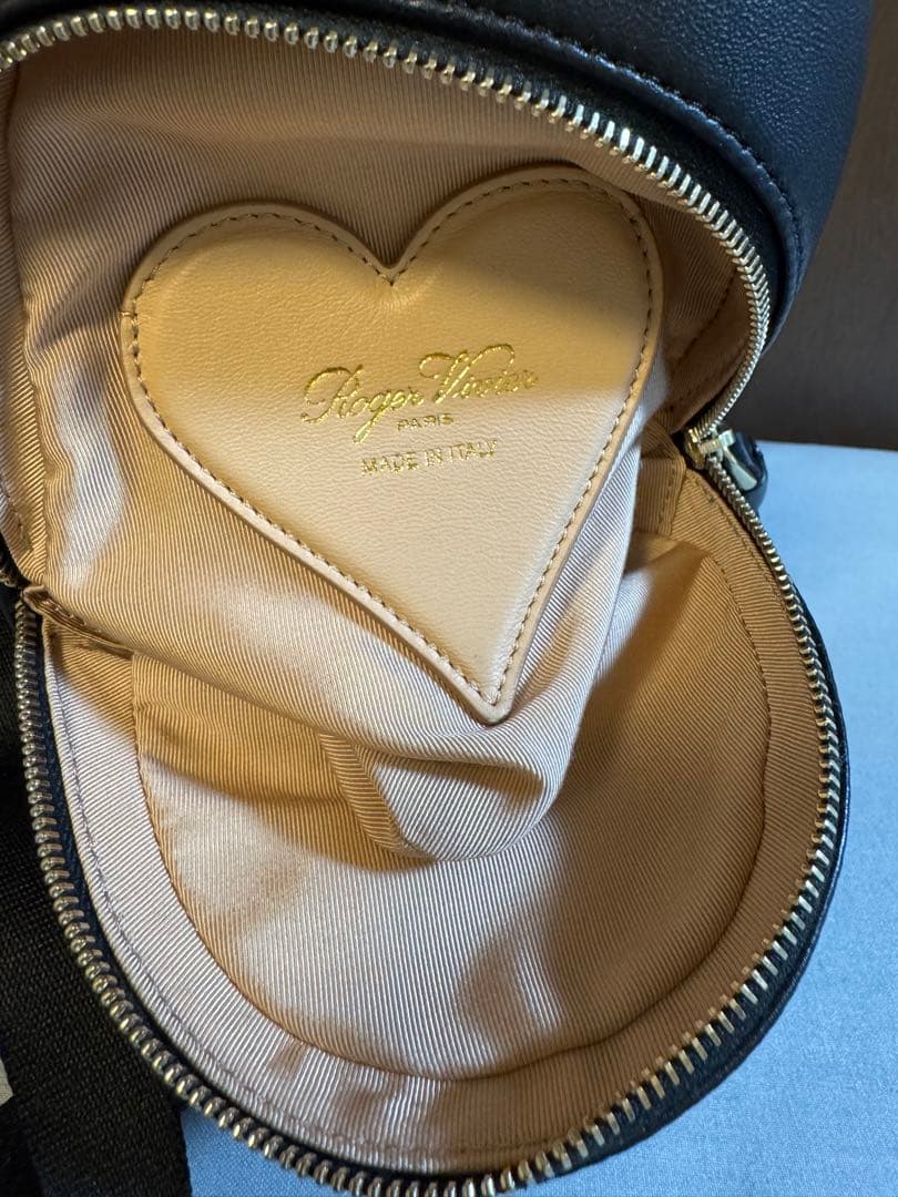 ロジェヴィヴィエボディバッグ