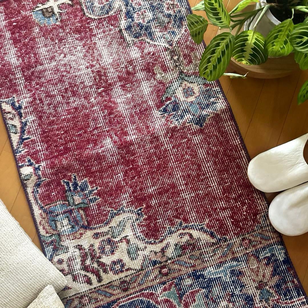 52×96 エンジ色　ボタニカル　擦れシャビー　トルコヴィンテージラグ