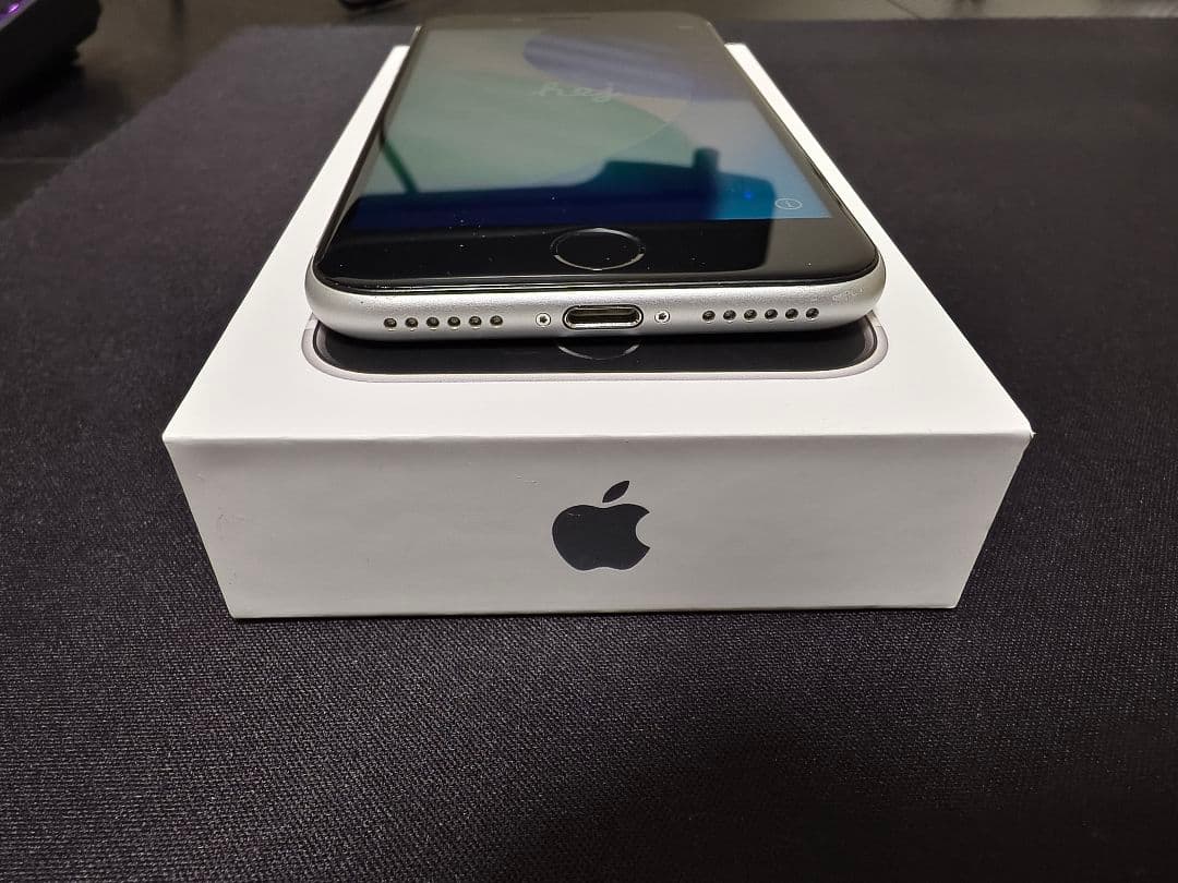 Apple iPhone SE 第2世代 ホワイト 本体のみ