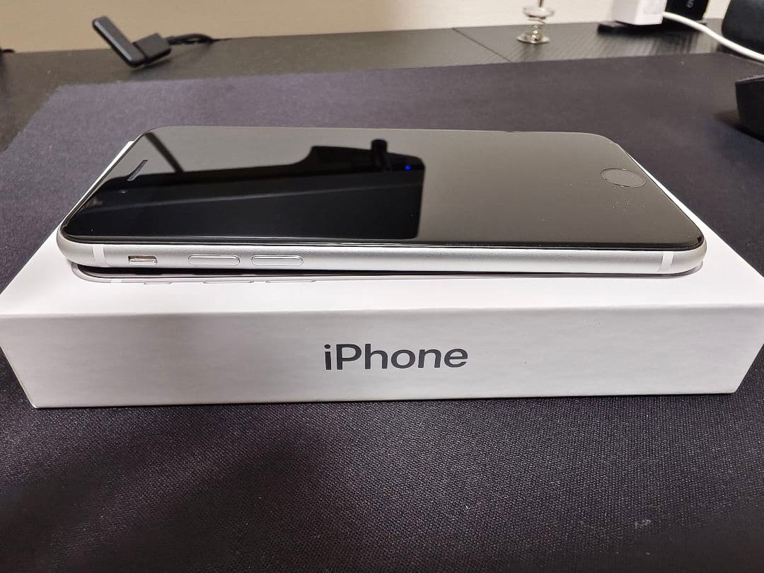 Apple iPhone SE 第2世代 ホワイト 本体のみ