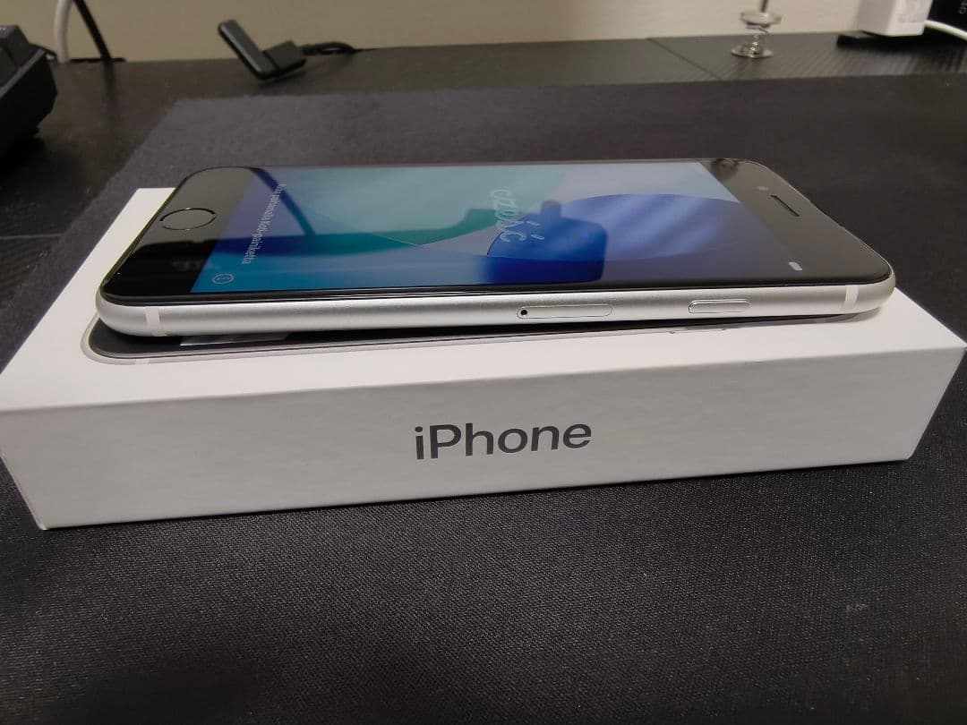 Apple iPhone SE 第2世代 ホワイト 本体のみ