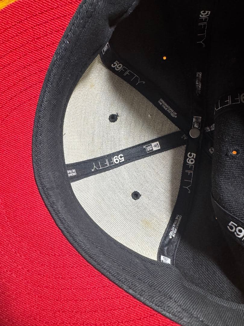 美品 レアカラー NEW ERA 広島カープ キャップ ブラック 58.7cm