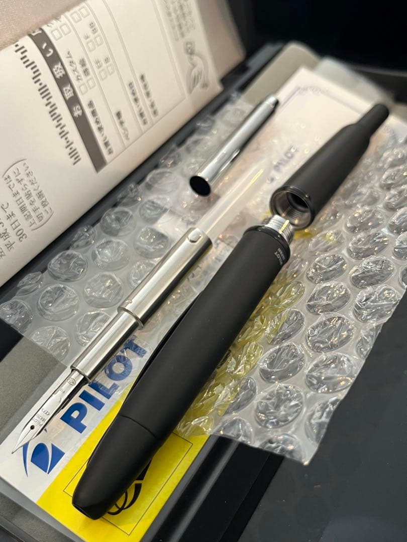 PILOT Capless ノック式　万年筆 マットブラック